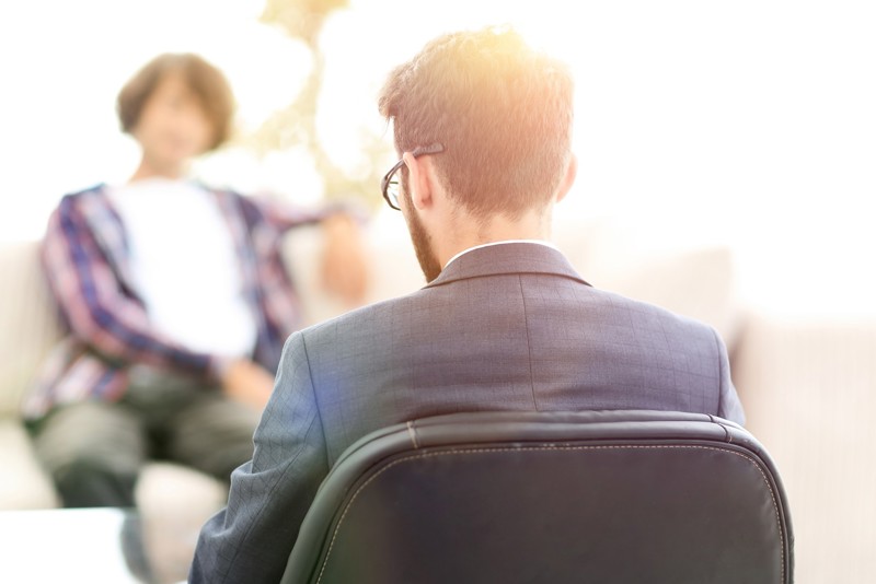 Gesprek Vertrouwenspersoon Conversatie Personen Shutterstock 1028929141 (Large)